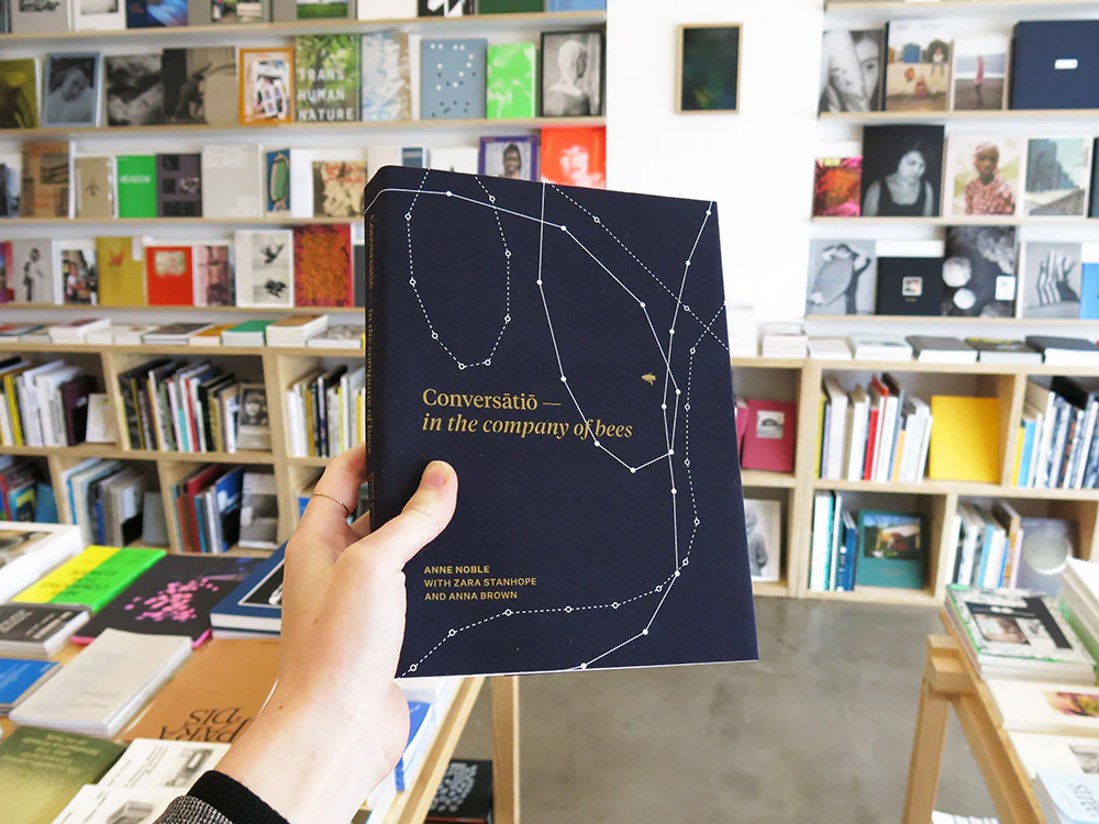 Anne Noble āĀ ConversÄtiÅ: In the Company of Bees