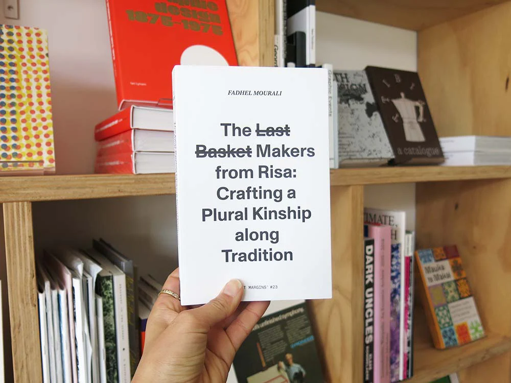 The l̶a̶s̶t̶ b̶a̶s̶k̶e̶t̶ makers from Risa: Crafting a plural kinship along tradition