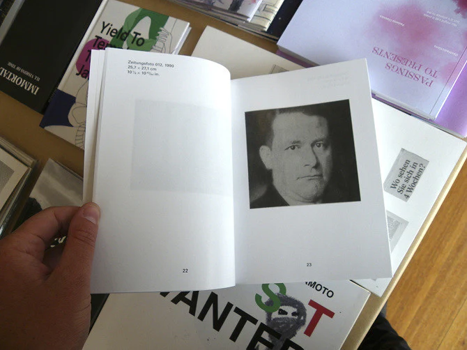 Thomas Ruff - Zeitungsfotos Newspaper Photographs - Image 3