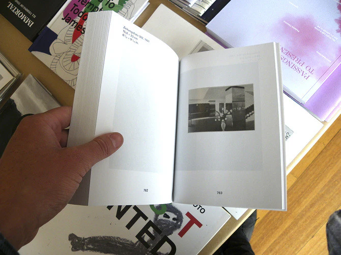 Thomas Ruff - Zeitungsfotos Newspaper Photographs - Image 7